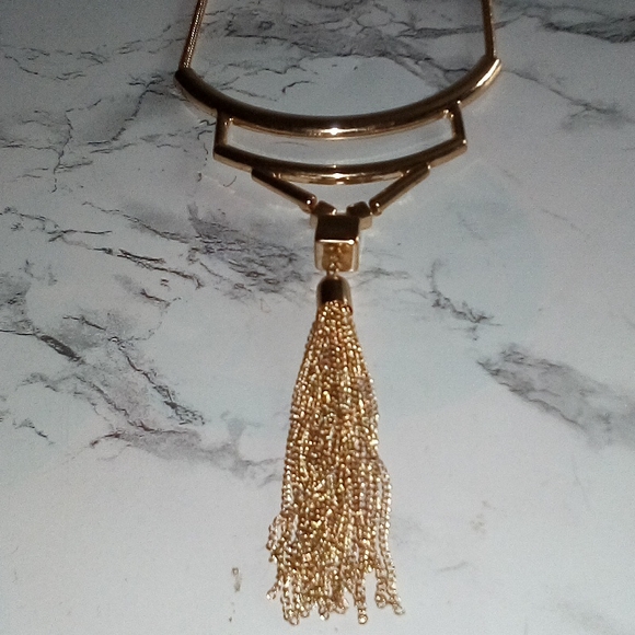 Beautiful Vintage Gold Tone Statement Necklace with Tassel - Picture 9 of 11